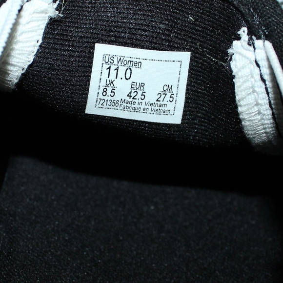 Women’s Vans Slip-On Shoes, Black & White Pattern, Size 11 - Picture 4 of 6